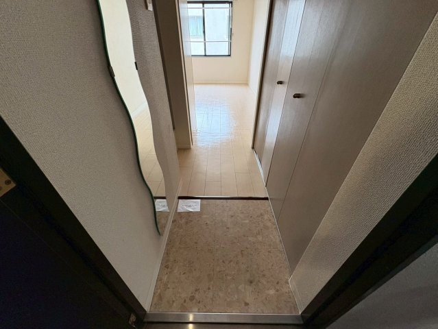 玄関　コーポ飛馬