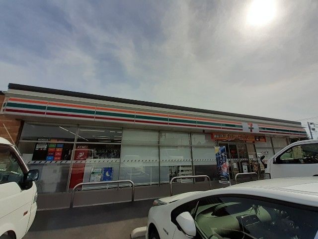 コンビニ　セブンイレブン伊勢崎三和町店（コンビニ）まで1100m