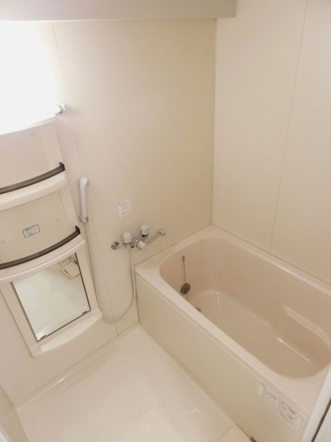 バス・シャワールーム　経済的な追い焚きバス。