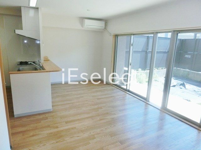 居室・リビング　開放的なリビングです。