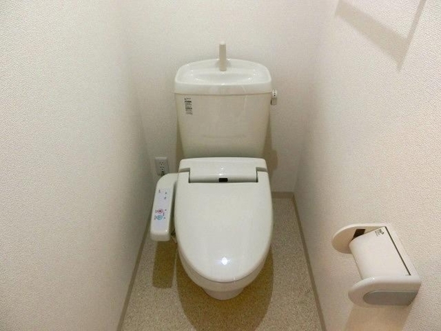 トイレ　温水洗浄暖房便座