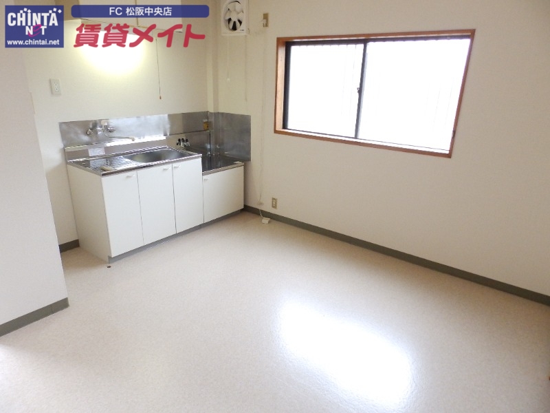 居室・リビング　同物件別部屋写真