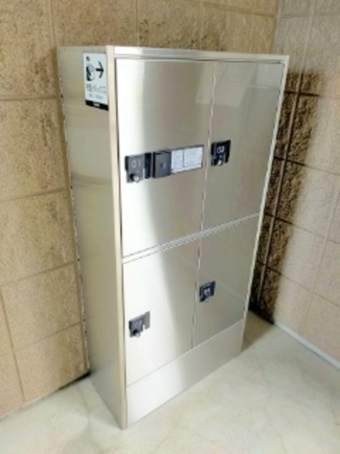 エントランス　宅配BOX