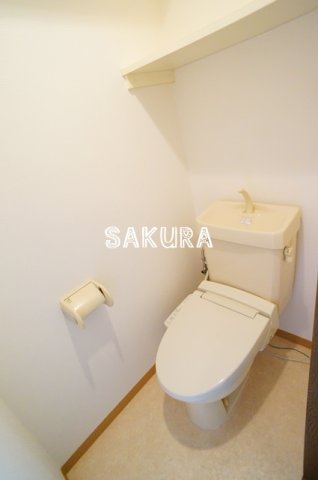 トイレ　落ち着いた色調のトイレです♪