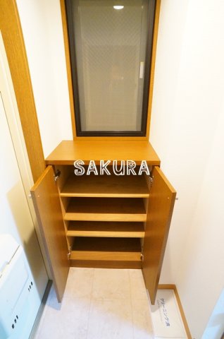 玄関　収納豊富なシューズボックスです♪