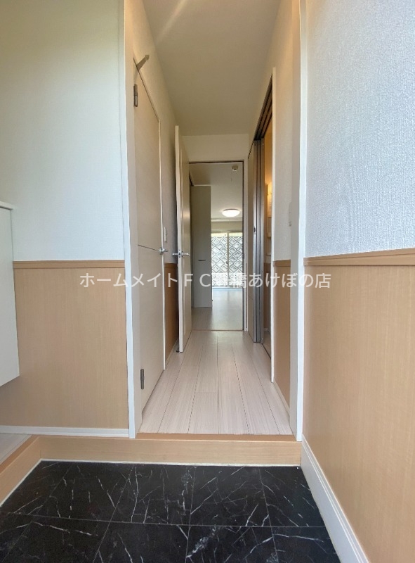 玄関　同型別部屋写真