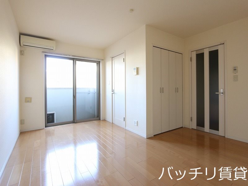 居室・リビング　同シリーズの別のお部屋。現況を優先します。