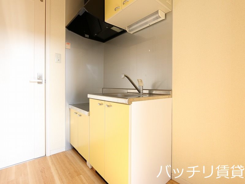 キッチン　同シリーズの別のお部屋。現況を優先します。