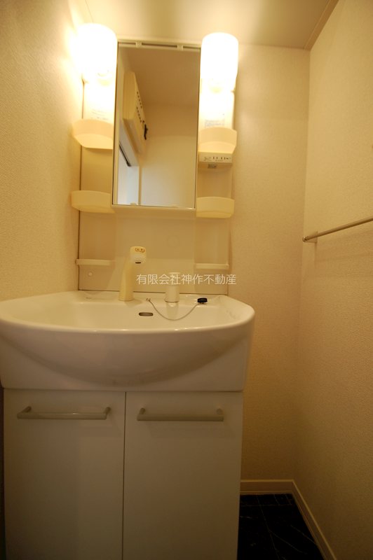 洗面設備　洗髪洗面化粧台