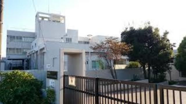 小学校　横浜市立野庭すずかけ小学校（小学校）まで298m