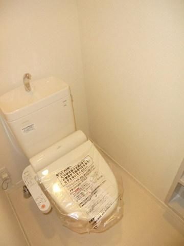 トイレ　ウォシュレット付き♪