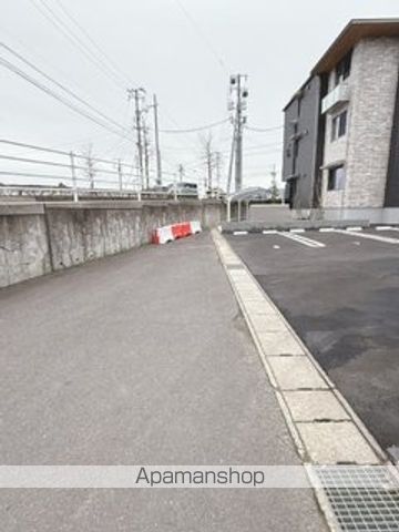 その他　前面道路（その他）まで10m