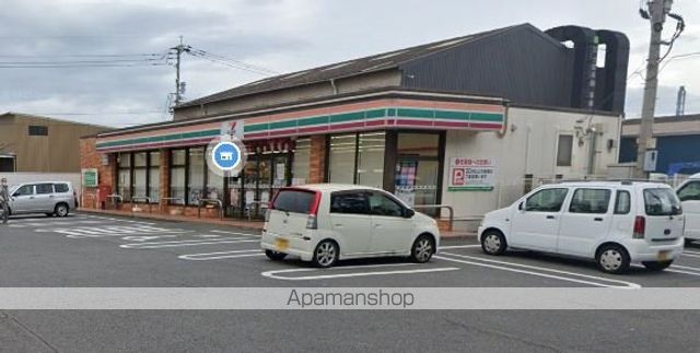 コンビニ　セブンイレブン（コンビニ）まで432m