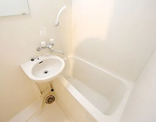 バス・シャワールーム　別部屋の画像を使用しております。