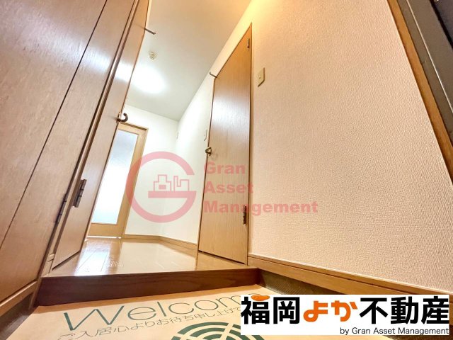玄関　収納もある玄関です