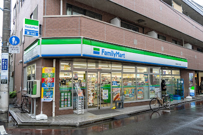 コンビニ　ファミリーマート 杉並西荻北二丁目店（コンビニ）まで301m