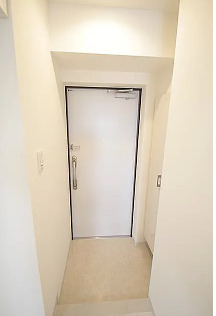 玄関　別部屋反転写真