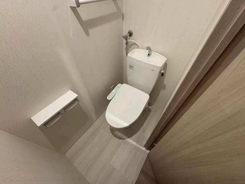 トイレ　シャワートイレになっているので快適です！