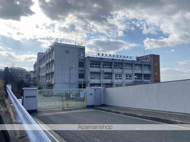 小学校　石切東小学校（小学校）まで1636m