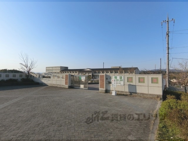 小学校　梅美台小学校（小学校）まで500m