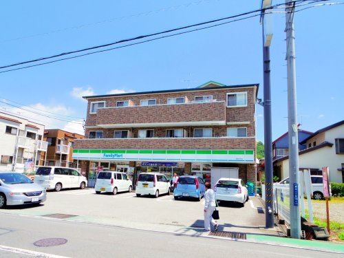 コンビニ　ファミリーマート　瀬名中央店（コンビニ）まで568m
