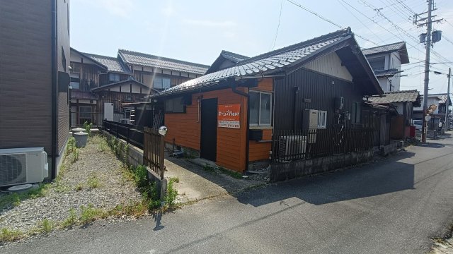 建物外観　外壁もリフォームしております