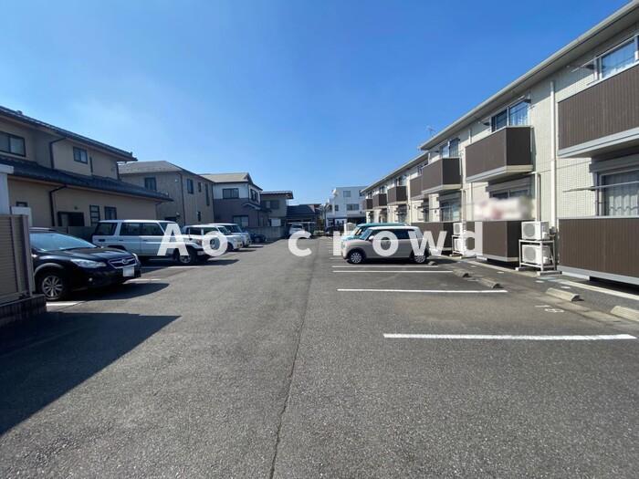 駐車場　駐車場完備です