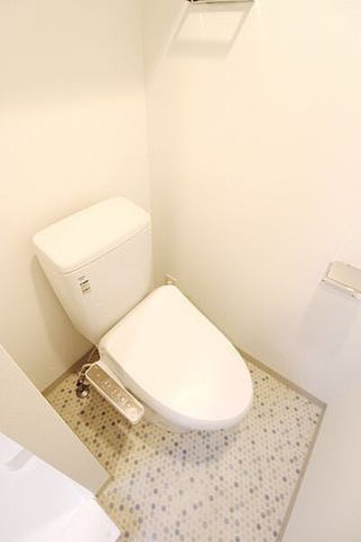 トイレ　（別タイプ参考写真）ジェノヴィア板橋本町IIIスカイガーデン　板