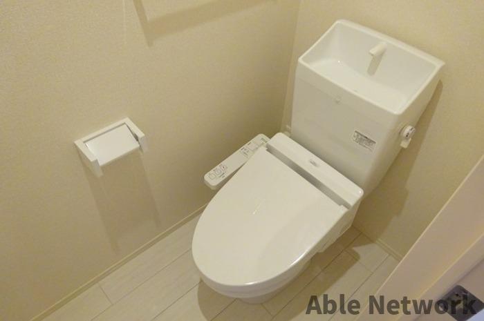 トイレ　ウォシュレット付き