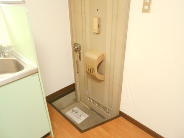 ジュネス玉林の玄関写真