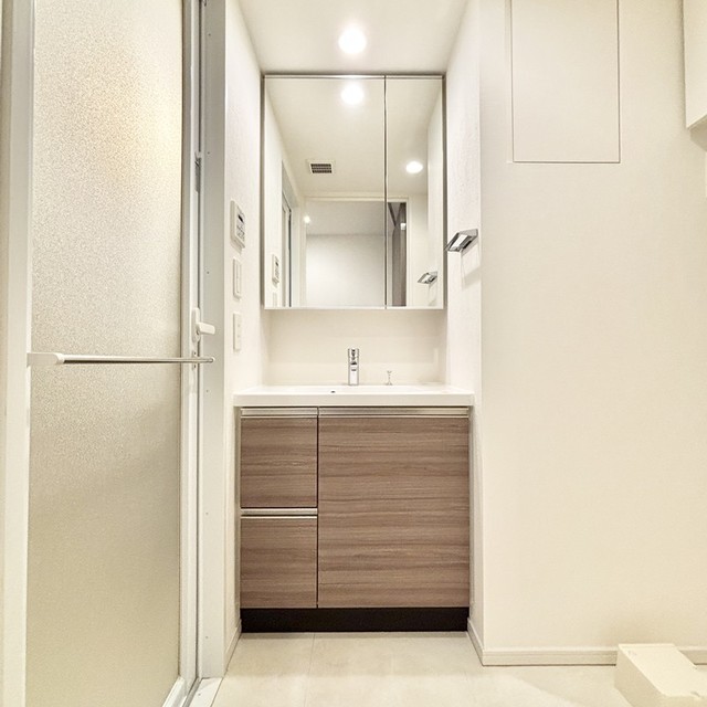 洗面設備　※写真は同タイプ住戸です。