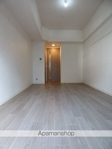 地下鉄御堂筋線 新大阪駅 徒歩7分 15階建 築7年の居間写真