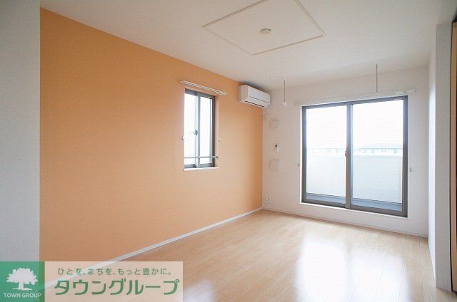 フロイデ Iの居間写真