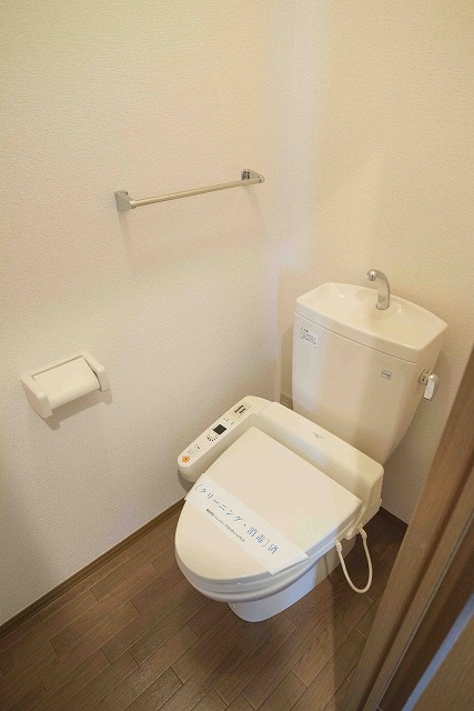 トイレ　※別号室の写真です。現況優先となります。