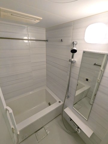 バス・シャワールーム　追焚オートバス、浴室換気乾燥機