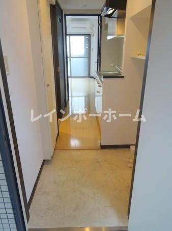玄関　※別部屋参考写真