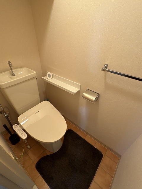 ライオンズマンション芦屋のトイレ写真
