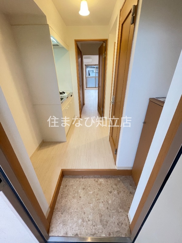 玄関　同型別部屋写真