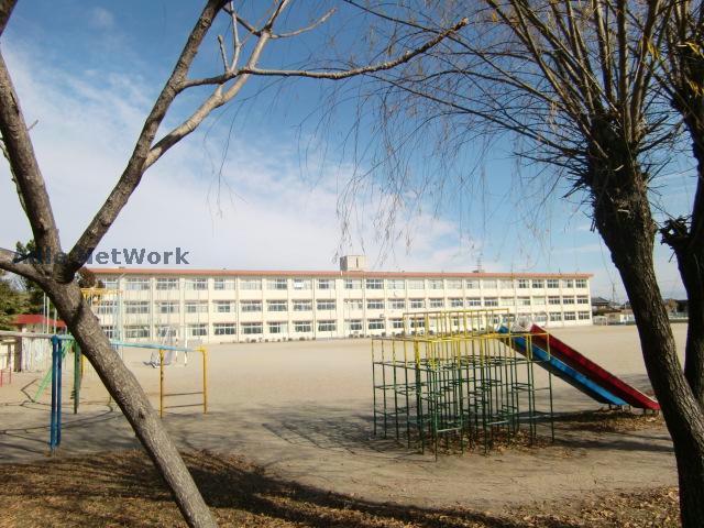 小学校　鈴鹿市立桜島小学校（小学校）まで527m