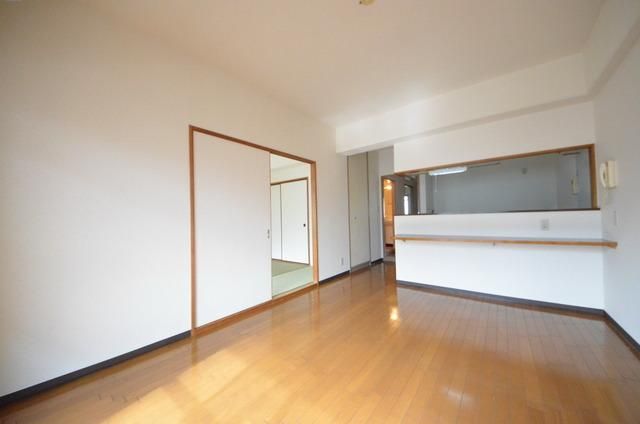 居室・リビング　☆明るいお部屋です☆
