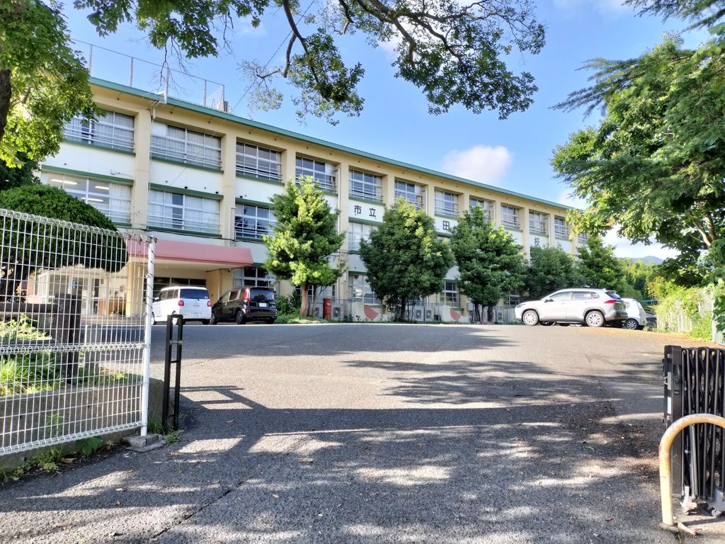 小学校　直方市立感田小学校（小学校）まで4650m