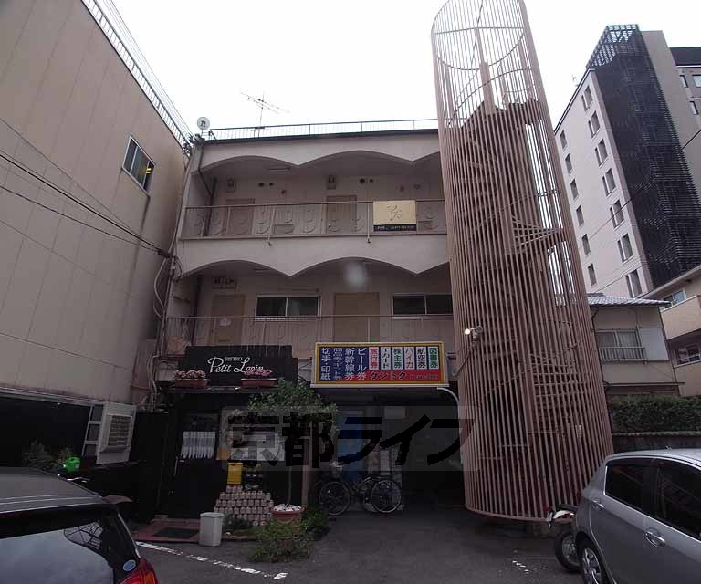 京都市下京区大寿町のマンションの建物外観