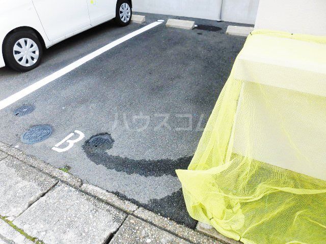 【Ｐｒｏｍｅｎａｄｅ唐山の駐車場】