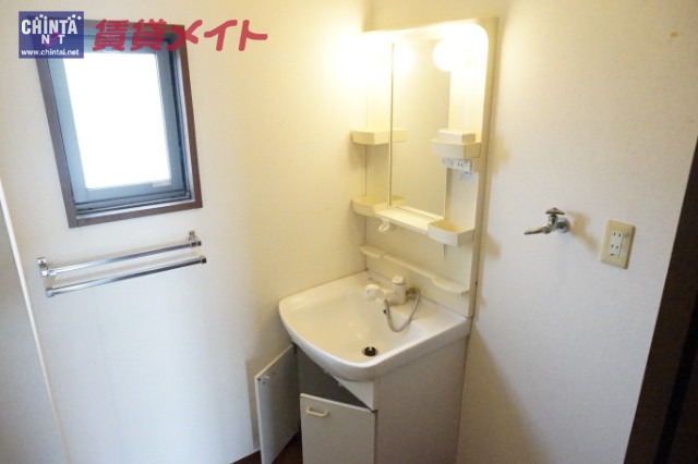 【熊野市有馬町のアパートの洗面設備】
