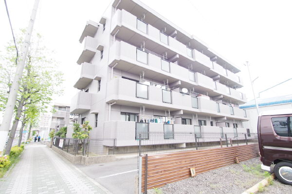 名古屋市中川区伏屋のマンションの建物外観