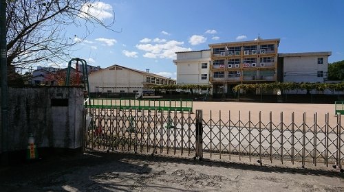 【北九州市小倉南区蜷田若園のアパートの小学校】