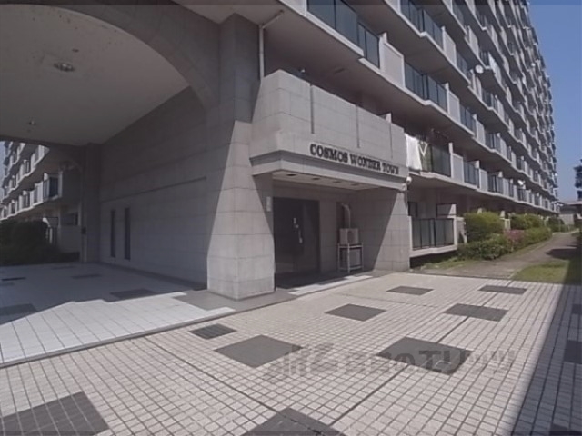 【京都市右京区山ノ内苗町のマンションのエントランス】