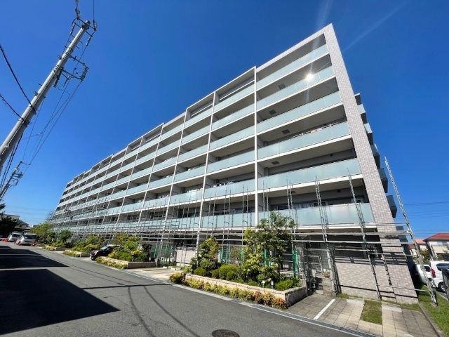 アトレ富田駅前の建物外観