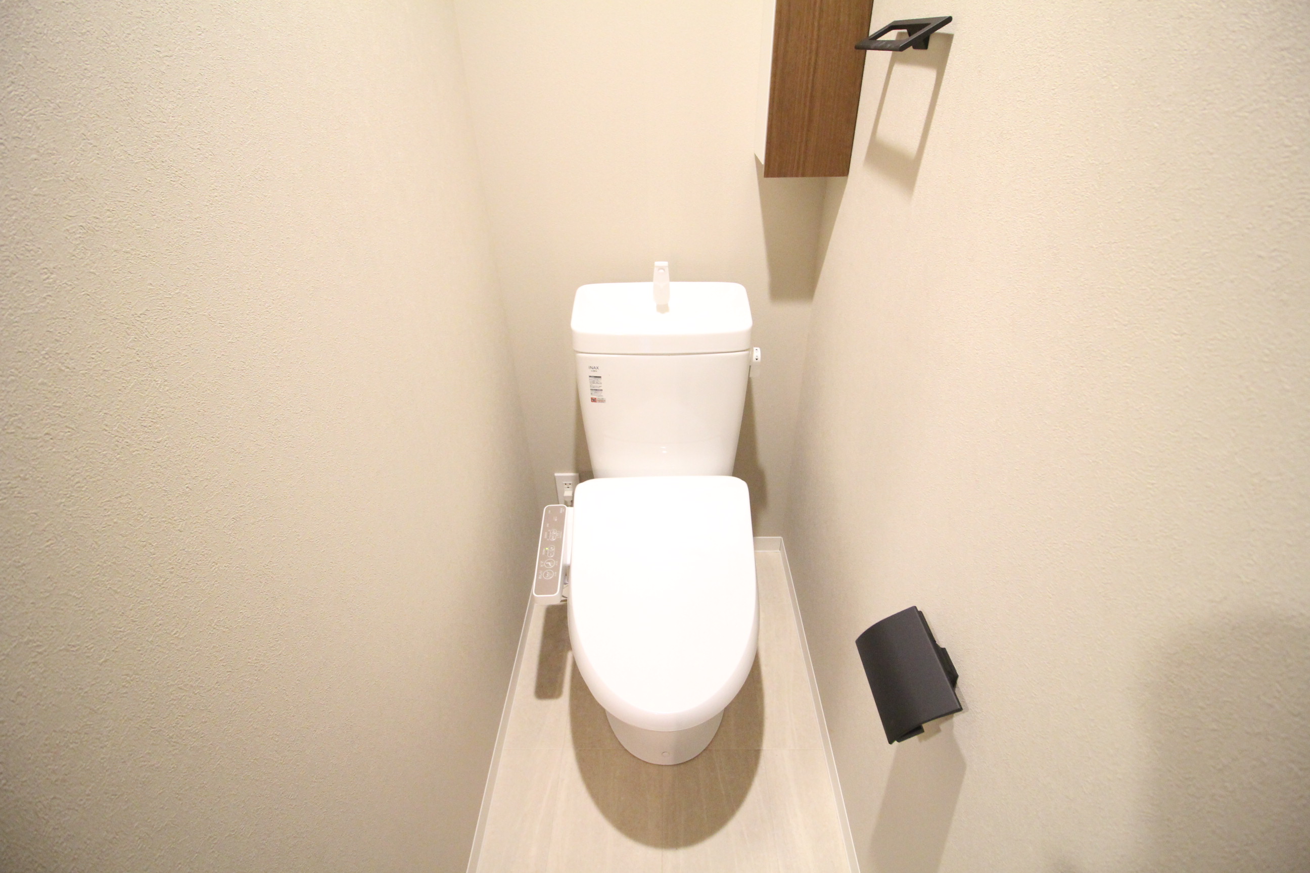 トイレ　温水洗浄便座で快適にお使いいただけます！