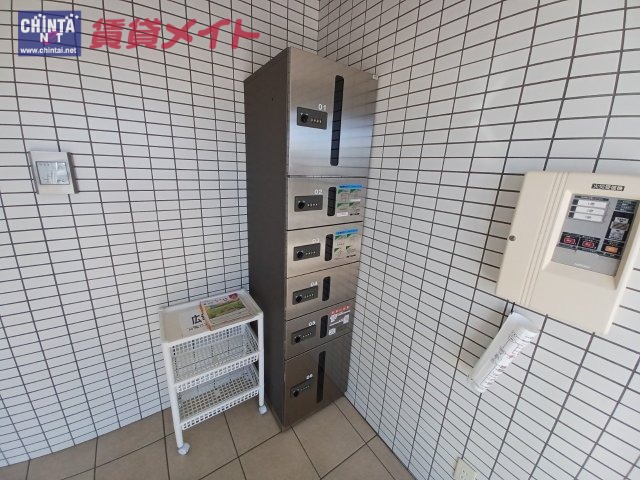 【伊勢市小木町のマンションのロビー】